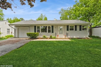 18180 W Valley Dr, Grayslake, IL 60030