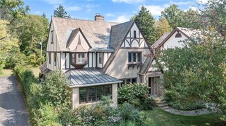 2213 Coventry Rd, Cleveland, OH 44118