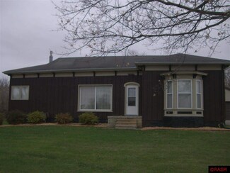310 310 W Mill St, Janesville, MN 56048