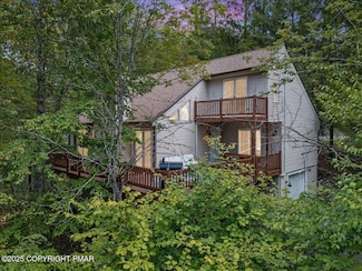 415 Canterbury Rd, Lehman Township, PA 18324