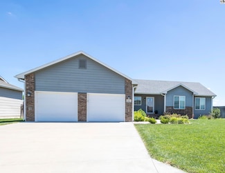 525 Foxfire St, McPherson, KS 67460