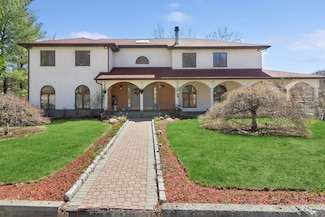 15 Horton Ln, Cortlandt Manor, NY 10567