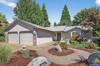 166 NW Cherry St, Dundee, OR 97115