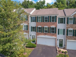 205 Grace Manor Dr, Coraopolis, PA 15108