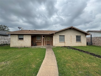 2026 Lamont Dr, Garland, TX 75040