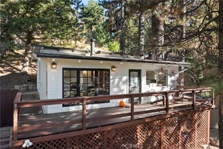31046 Valley Oak Dr, Running Springs Area, CA 92382