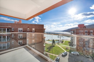 2 Salisbury Point Unit 5E, Nyack, NY 10960