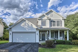 317 Stonehedge Dr, Carlisle, PA 17015