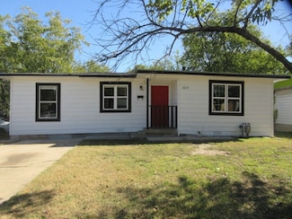 2655 Ash Crescent St, Fort Worth, TX 76104