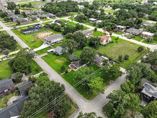 104 N Forrest Ave, La Porte, TX 77571