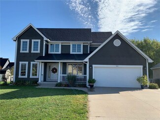 801 N 9th Ave, Winterset, IA 50273