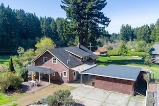 581 Redmond Rd, Eureka, CA 95503