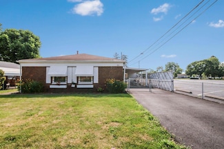 402 Pineview Dr, Columbus, OH 43213