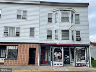 10 S Market St, Mechanicsburg, PA 17055