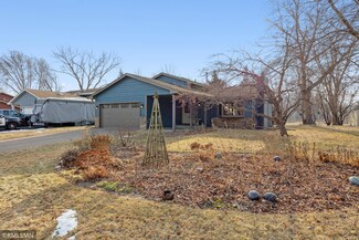1532 Pinewood Dr, Saint Paul, MN 55126