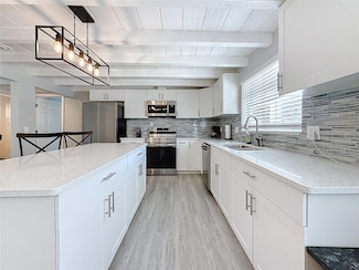 1408 Rogers St, Clearwater, FL 33756