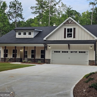 6093 Wayfarer Dr, Villa Rica, GA 30180