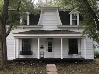 421 W Arch St, Nevada, MO 64772