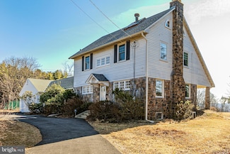 108 Grandview Ave, Hopewell, NJ 08525