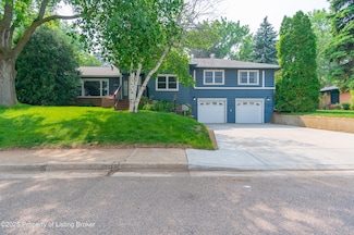1019 5th Ave W, Dickinson, ND 58601