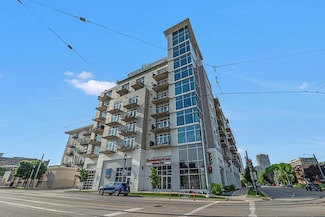 601 E Ogden Ave Unit 1003, Milwaukee, WI 53202