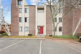 38 Burgundy Hill Ln, Middletown, CT 06457