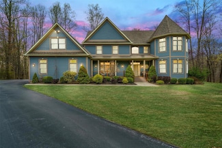 14 Warwick Lake Pkwy, Warwick, NY 10990