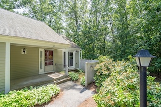 87 Fifer Ln, Lexington, MA 02420