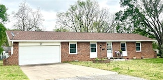 1610 N Main St, Nevada, MO 64772