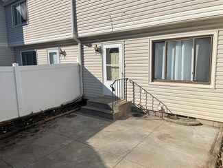 7646 Hampshire Ave N, Brooklyn Park, MN 55428