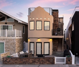 116 30th St Unit B, Newport Beach, CA 92663