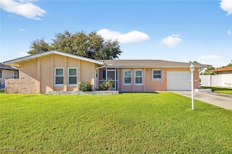 1216 SE 27th St, Cape Coral, FL 33904