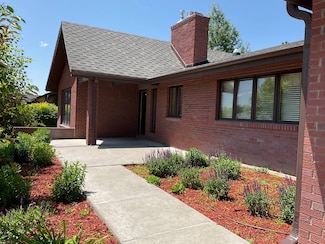 1101 Larkspur Ct, Scottsbluff, NE 69361