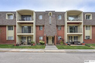 1231 S 121st Plaza Unit 211, Omaha, NE 68144