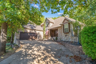 310 Oakview Dr, Ridgedale, MO 65739