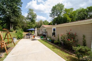 105 Water Way Dr, Clover, SC 29710