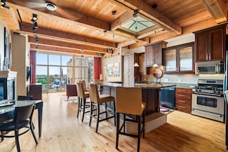 541 E Erie St Unit 603, Milwaukee, WI 53202