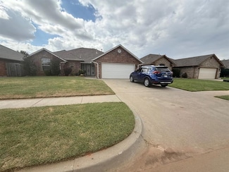 616 Morningside Dr, Yukon, OK 73099