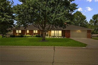 300 Zay Dr, Excelsior Springs, MO 64024