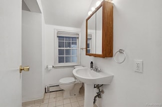 4510 W Maple Rd, Bloomfield Hills, MI 48301