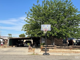 105 Polk St, Taft, CA 93268