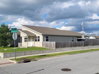2129 S Pennsylvania Ave, Joplin, MO 64804