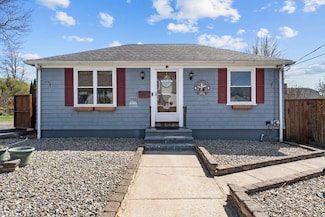 84 Wales St, Cranston, RI 02920