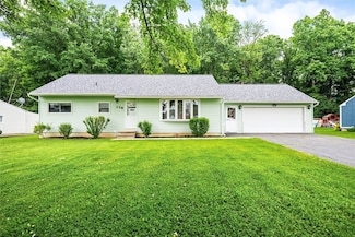 176 Wildbriar Rd, Rochester, NY 14623
