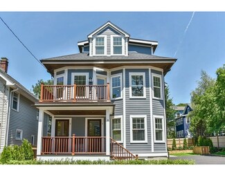9 Doran Rd Unit 1, Brookline, MA 02445
