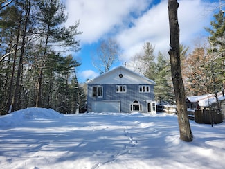 6395 S Lakeshore Dr, Pentwater, MI 49449