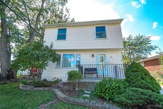 182 Woodcrest Dr, Amherst, NY 14226