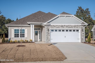 118 Firethorn Cir, Wallace, NC 28466