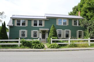 23 Holmes St, Rockland, ME 04841