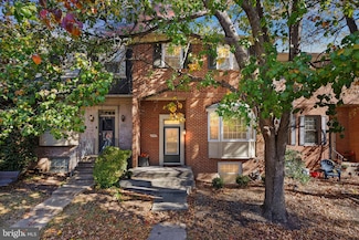 8205 Cedar Landing Ct, Alexandria, VA 22306